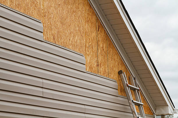 Professional Siding Replacement technician working in Glenville, CT